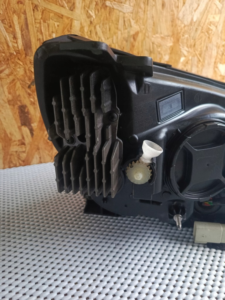 Фара перед левая opel mokka x full led 42566566 комплект . Недорого