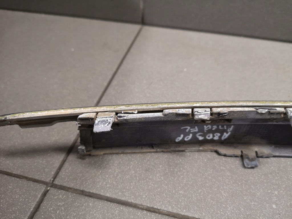 фото №14, Молдинг бампера правий перед audi a8 d3 4e0807224a