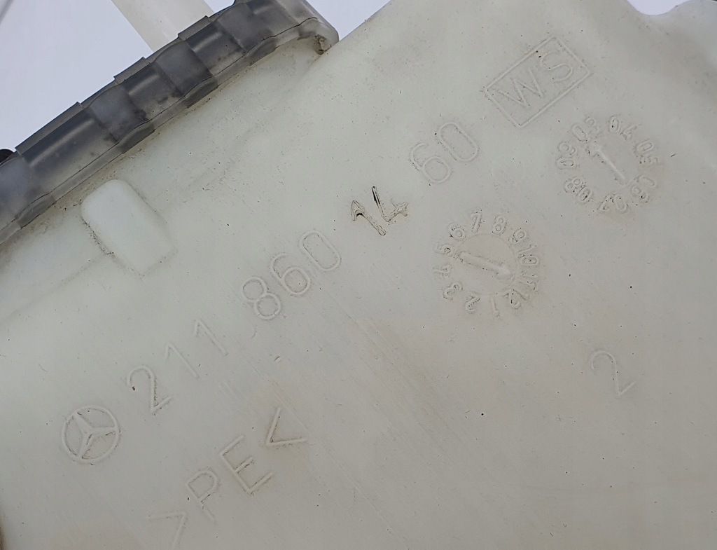 фото №6, Бачок омывателя mercedes w211 2118601460