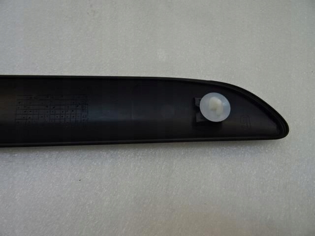 Peugeot 207 молдинг дверь левая задняя новая структура!!! Цена