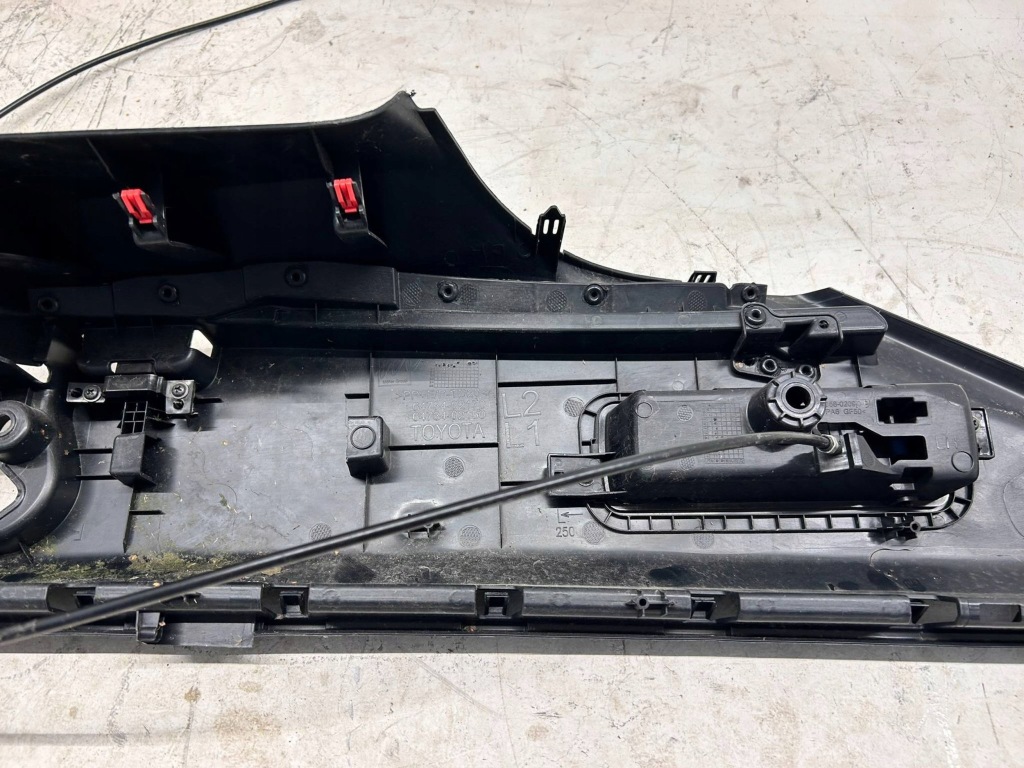 фото №10, Corolla e21 kombi обшивка багажник лівий ліва góra bez led ручка