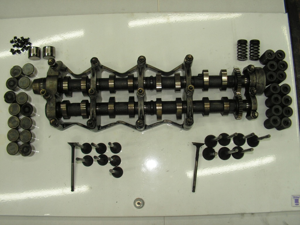 фото №1, Previa 2,0 d4d головка набор ремонтный комплект