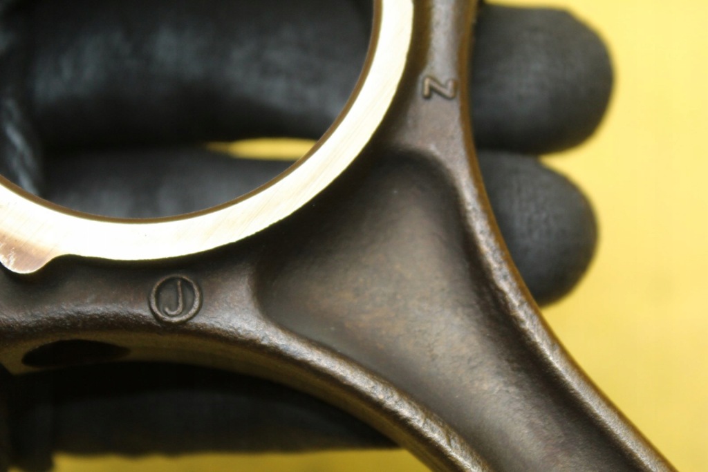 Поршень шатун шату́н f4c laguna ii 1.8 16v Недорого