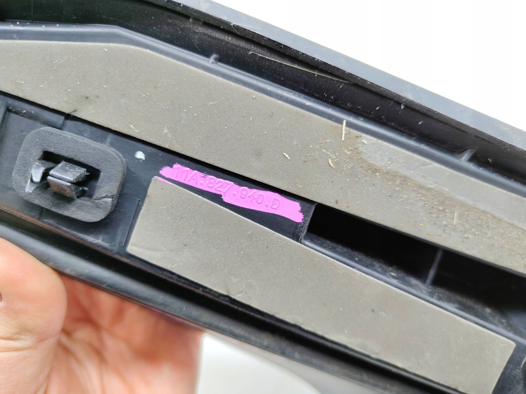 Спойлер кришки правий задній задній volkswagen id.4 11a827940d Зі Шроту