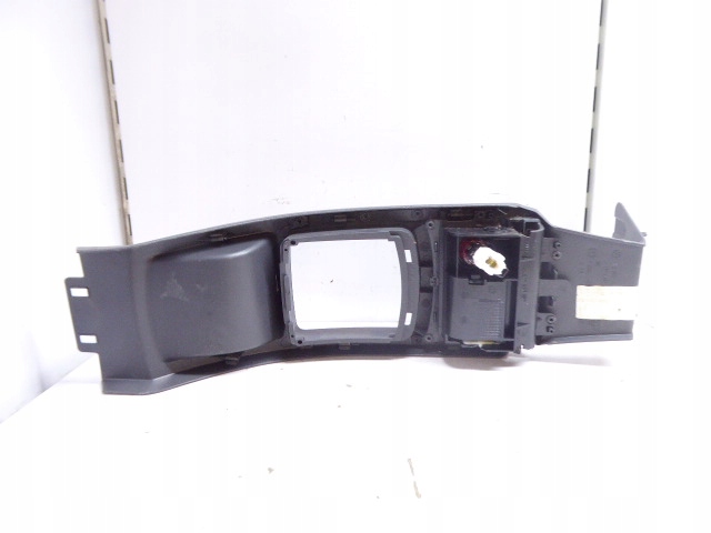 фото №10, Polo iv 9n 01-05 туннель средний защита пепельница разъём