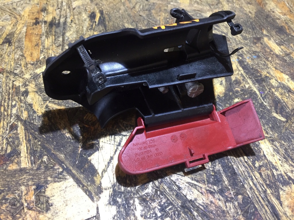 фото №4, Audi a8 d4 заглушка защита клеммы 4h0911075