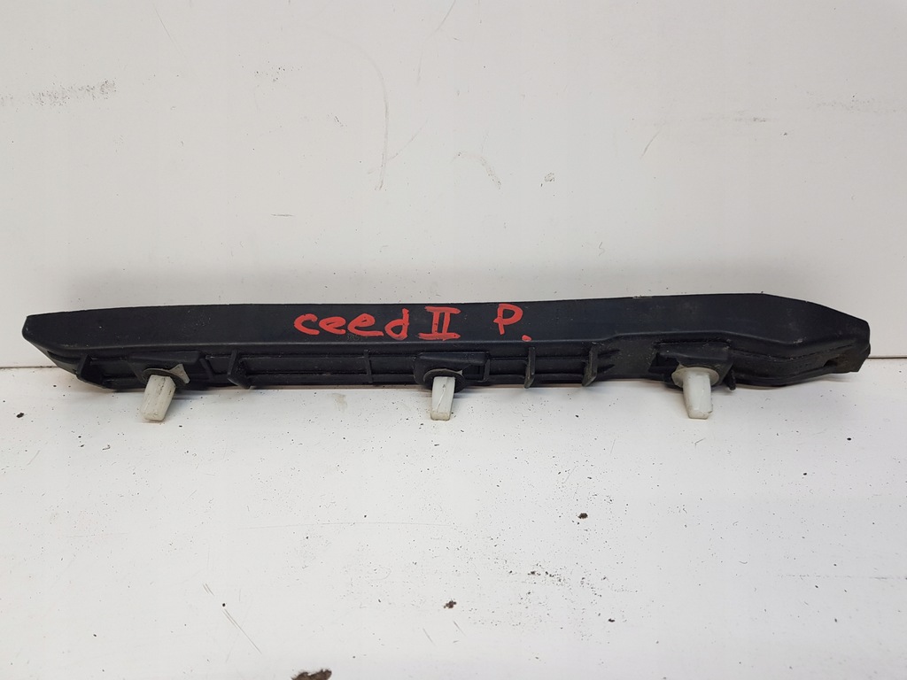 фото №1, Kia ceed ii hb направляющая бампера правый задняя 2012-