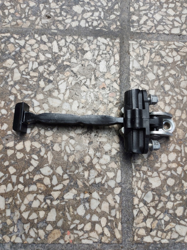 фото №1, Ограничитель дверь правый перед ford c-max mk2