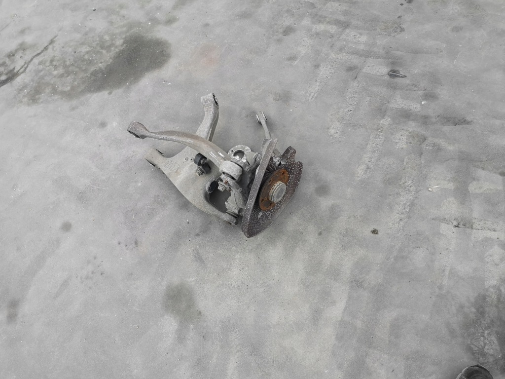 фото №1, Поворотний кулак важелі правий задня audi a4 b8 bez quattro