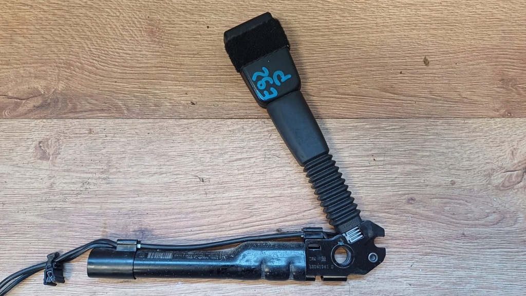 фото №1, Bmw e92 e93 натягувач поперечина безпеки правий