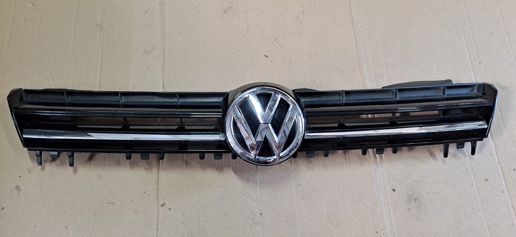 фото №1, Накладка решетка хром решётка радиатора golf vii 5g0853653