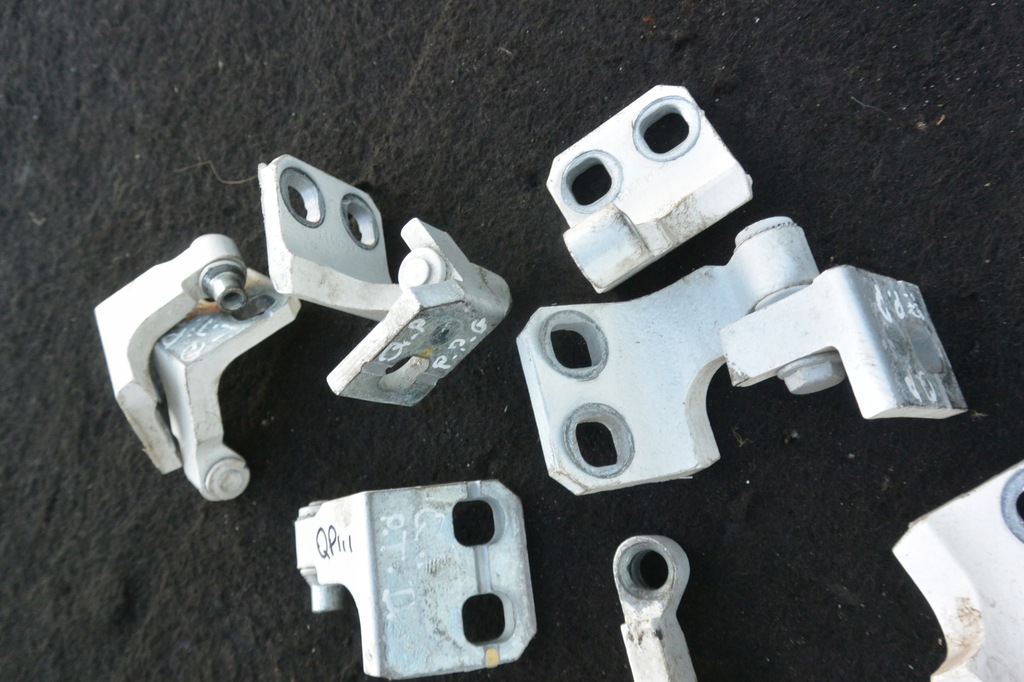 фото №5, Петля капот maserati quattroporte vi kpl