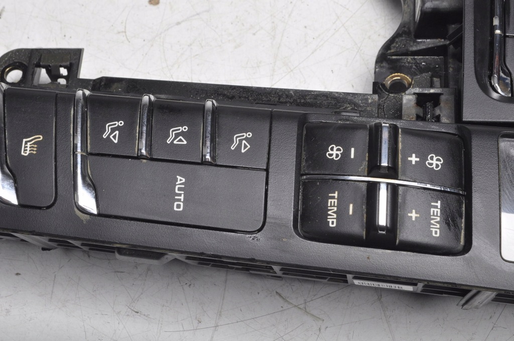 фото №11, Porsche macan панель перемикачів 95b907040ad