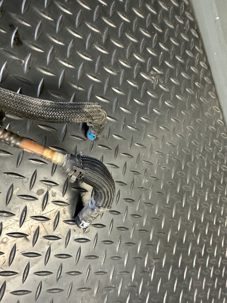 фото №6, Провода топлива audi a8 d4 4.2 tdi cds 057130300bm