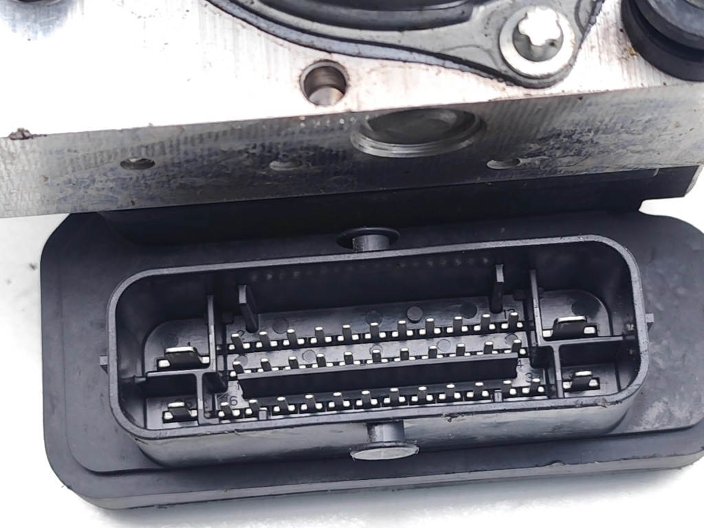 Tesla model 3 насос abs ev двигун електричний 225kw 306 hp 1044745-00-b Недорого