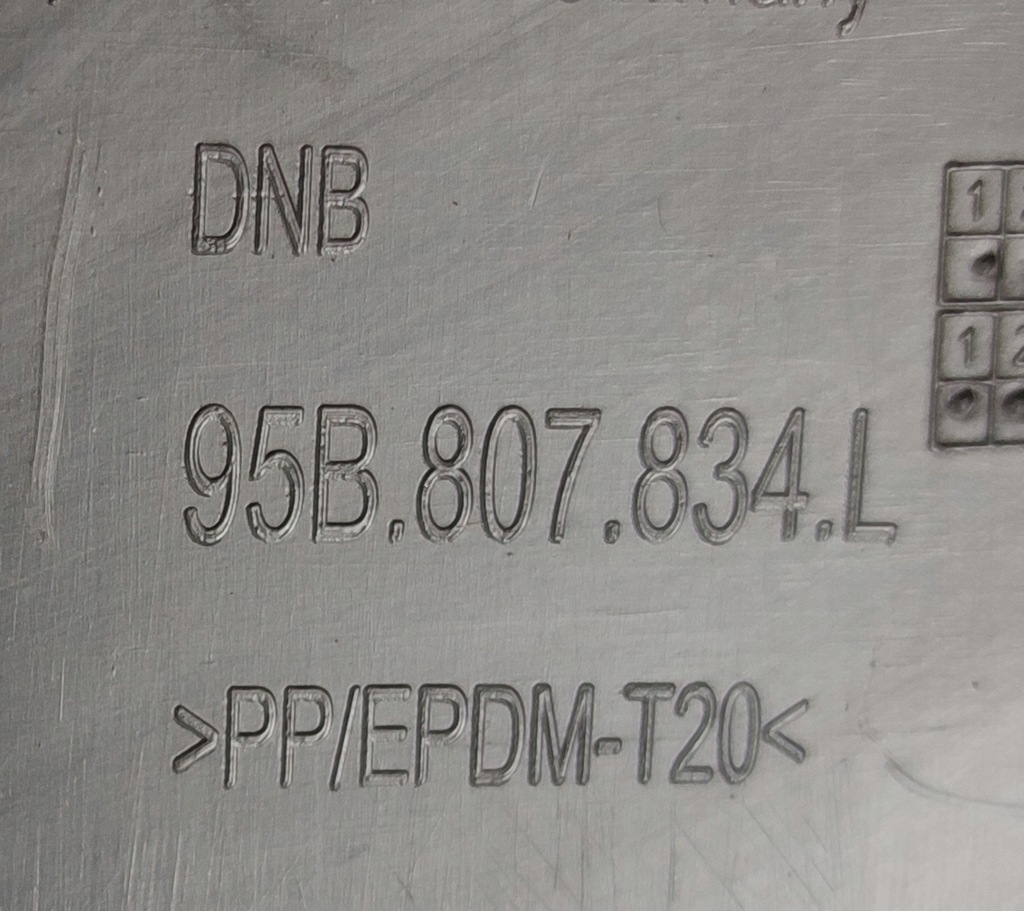 фото №10, Porsche macan 95b спойлер бампера задня 95b807834