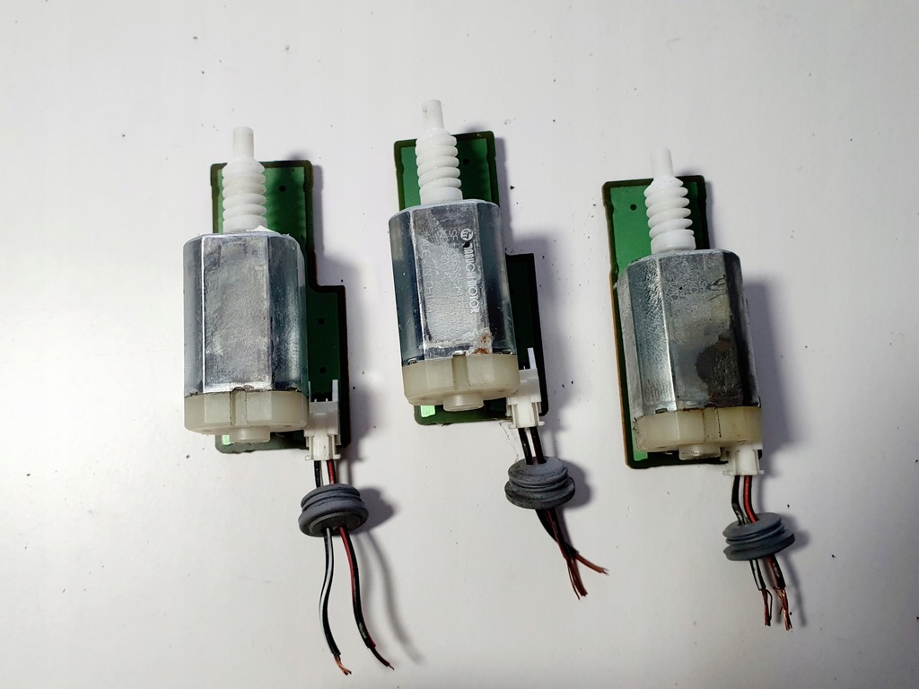 фото №5, Моторчик складывания зеркало левый mazda 3 bm 13-17r 6 gj 12-16r