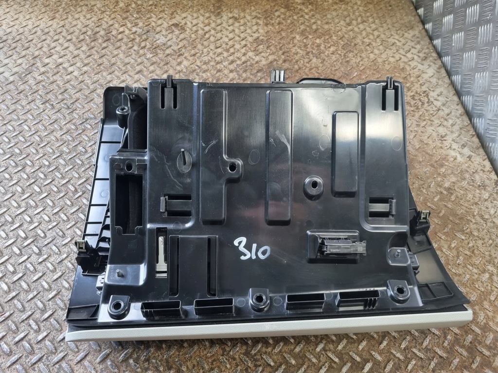 фото №10, Volvo xc60 2019 бардачок пасажира ключ