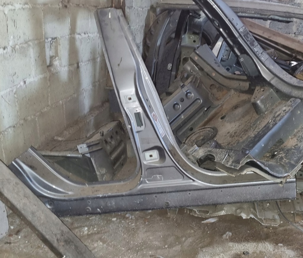 фото №1, Bmw x3 f25 поріг блок двигуна правий a76 15r.