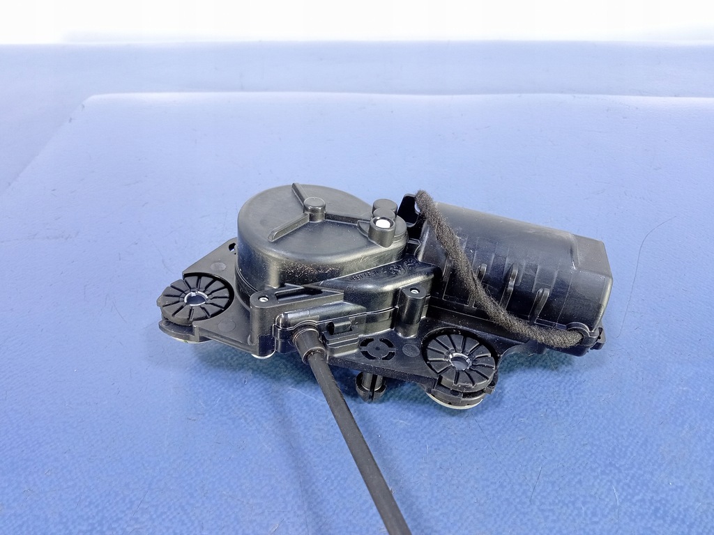 фото №2, Volvo s90 ii доводчик крышки багажника 2 pin