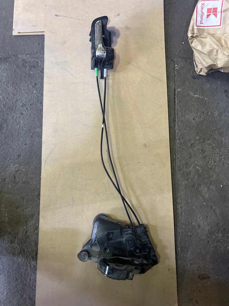 фото №1, Toyota prius ii w20 замок двері правий перед 6 pin