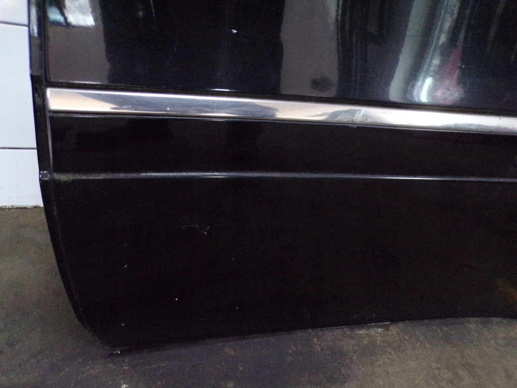 Дверь левый задний  mercedes gl x 164 lak 197 в Украине