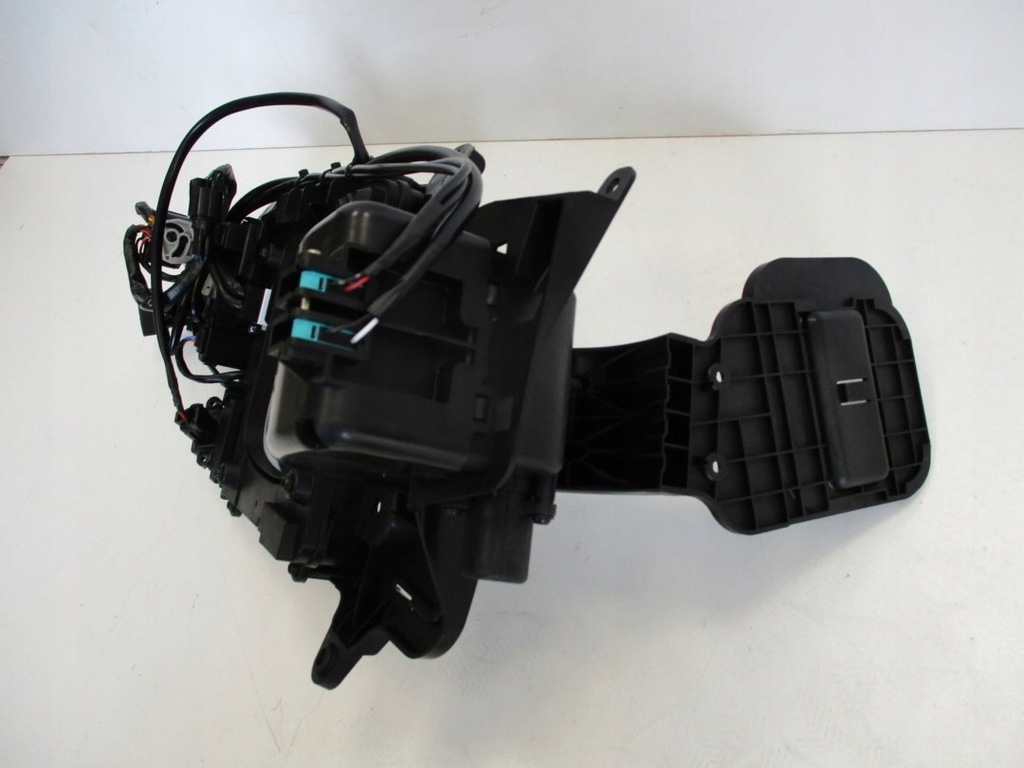 фото №8, Крышка разъём зарядки hyundai kona электрик