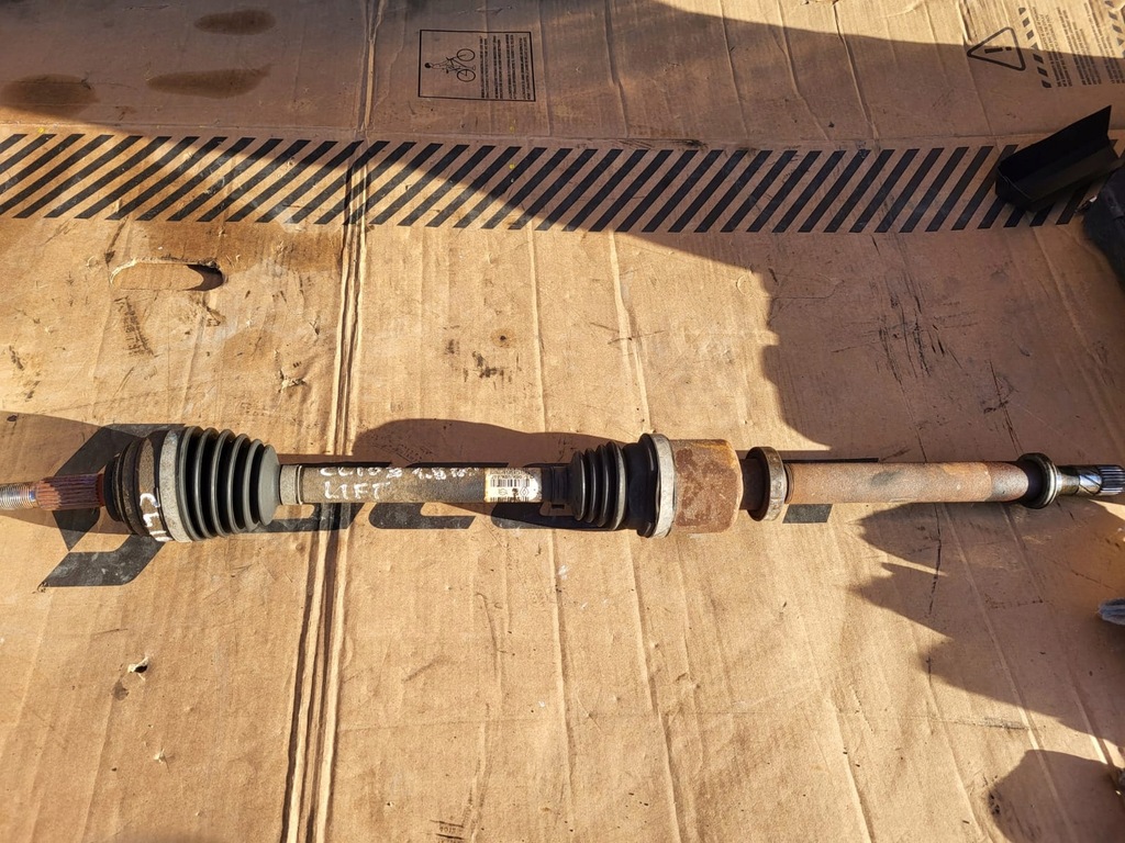 фото №1, Rwenault clio iii привідний вал права 8200499586