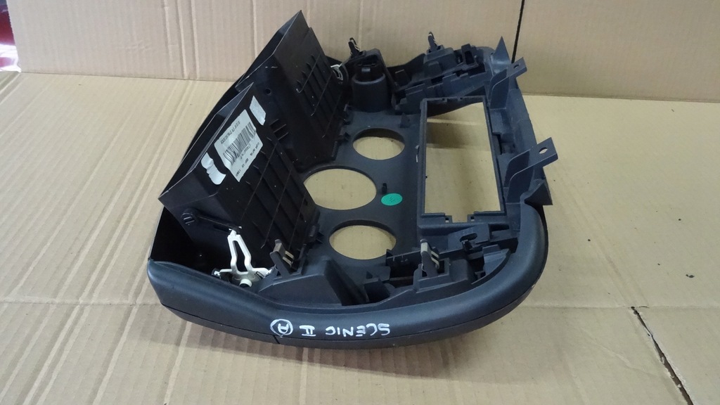 фото №14, Scenic 2 ii решітка середня консолі 8200140724