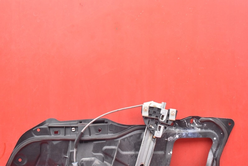 фото №9, Підйомник скло лівий перед eu bp4k-5997x mazda 3 1 i bk 03-06