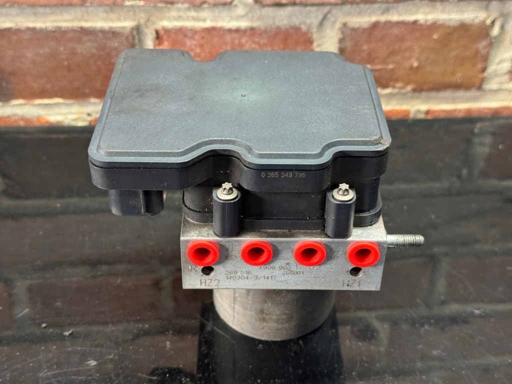 Купити Mercedes sprinter насос abs 0265956033 a9069001702