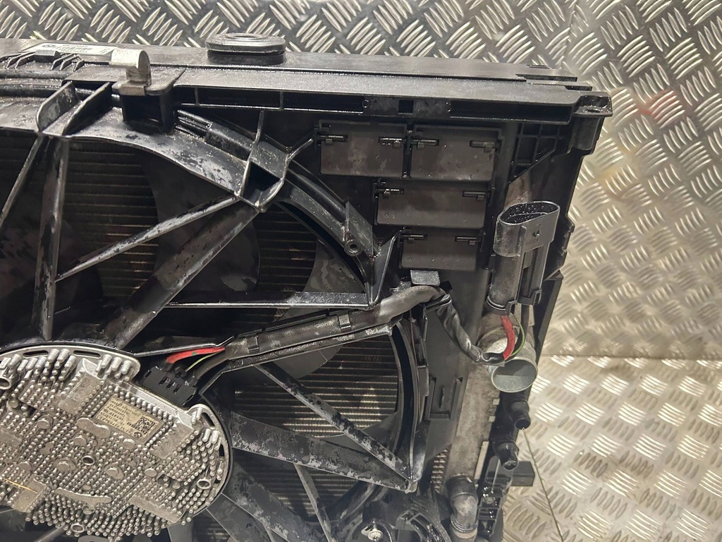 фото №7, Комплектна радіатор вентилятор wody bmw f01 f02 f10 f11 4.4 n63 8509743