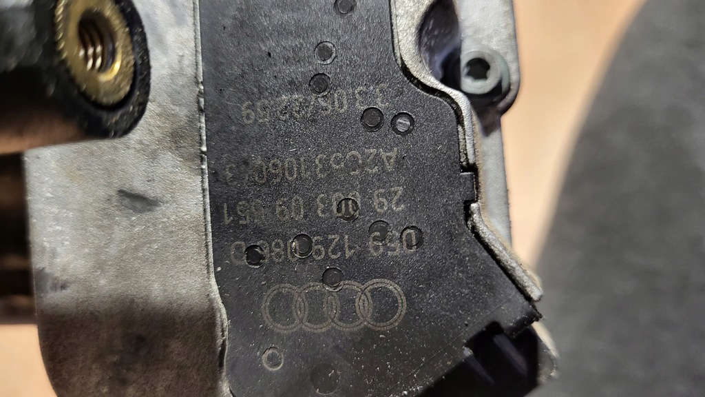 фото №5, Регулятор коллектор коллектор всасывающий audi a4 b7 3,0tdi v6 059129086d