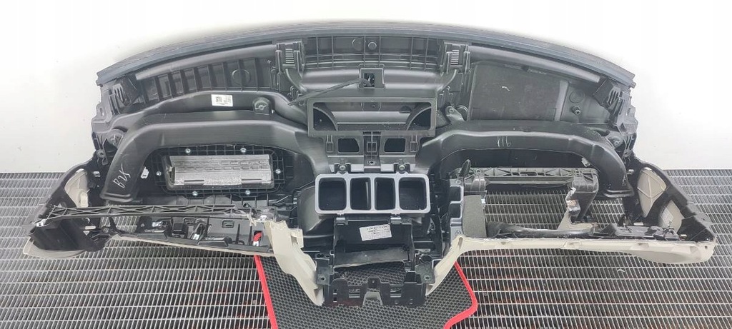 фото №8, Приборная панель приборная панель приборная консоль czarna кожа ремни volvo s90 ii europa