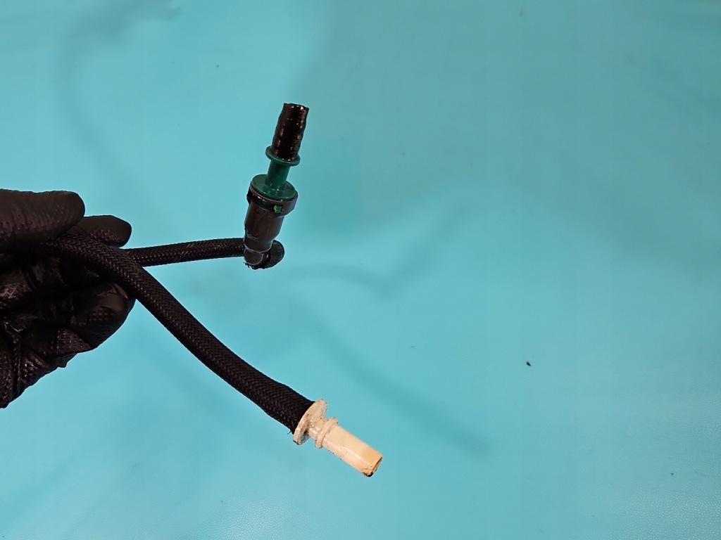 Трубки шланг паливний peugeot 3008 2 9675736180 2.0 hdi Оригінал