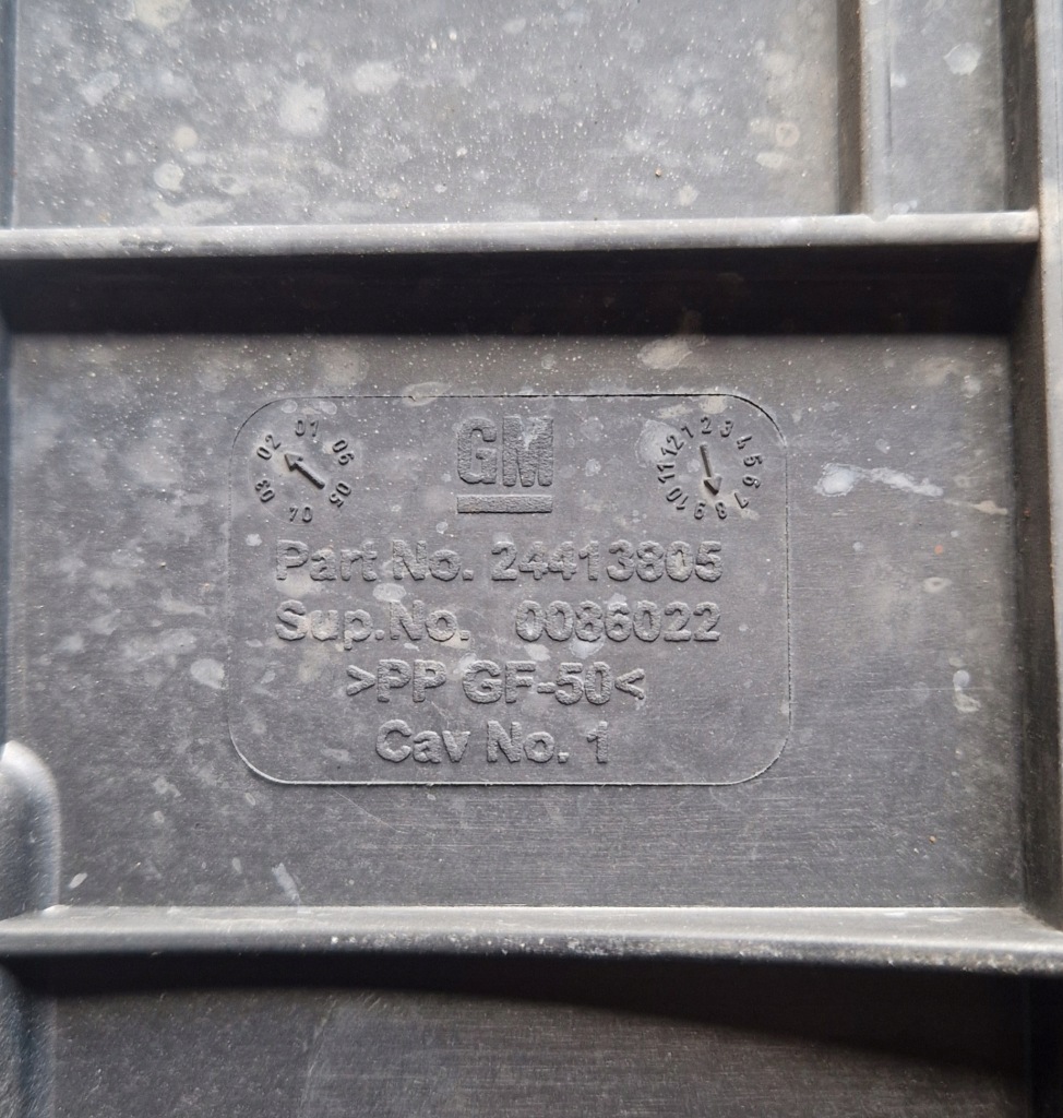 Корпус основа акумулятор комплектна оригінальний номер 24413805 opel signum vectra c Недорого