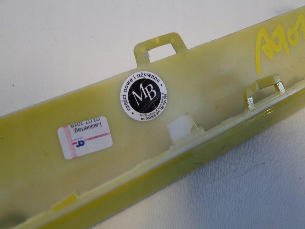 фото №14, Mercedes a klasa w177 177 молдинг нижняя жёлтая w бампер передний amg