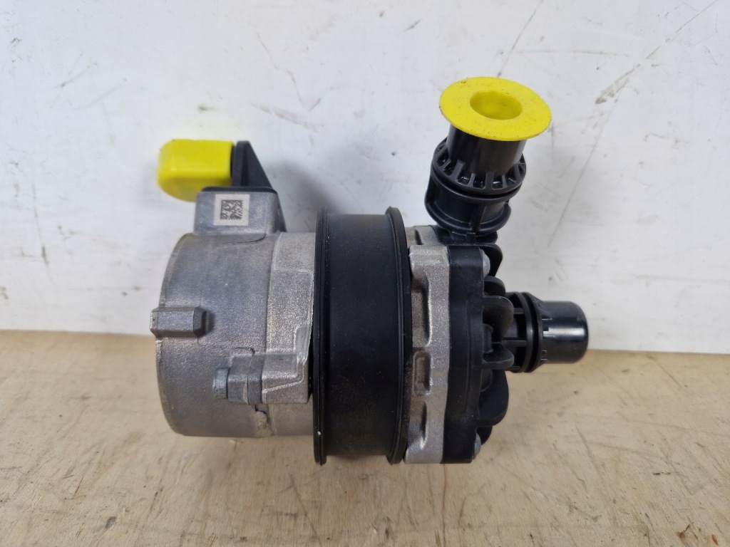 фото №1, Дополнительная насос воды mercedes w213 w253