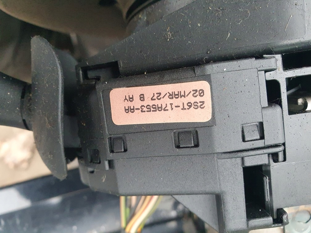 фото №10, Корпус замка зажигания защита ford fiesta mk6 4d 2002-2007