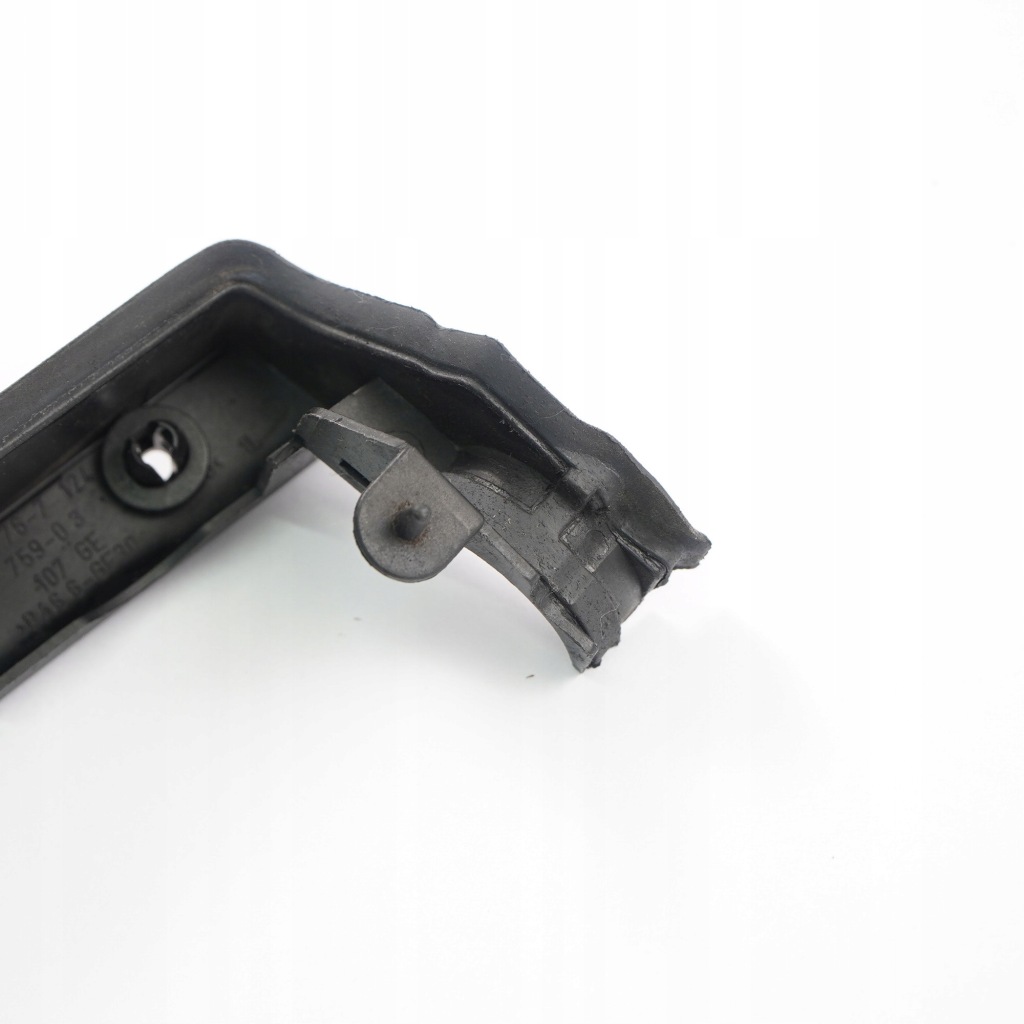 Bmw e87 e90 e91 e92 прокладка молдинг капот левая 7124759 Оригинал