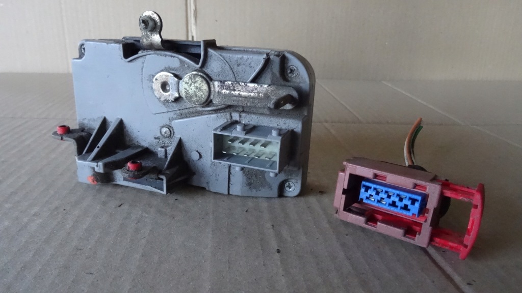 фото №4, Peugeot expert замок дверь правый перед 9 pin