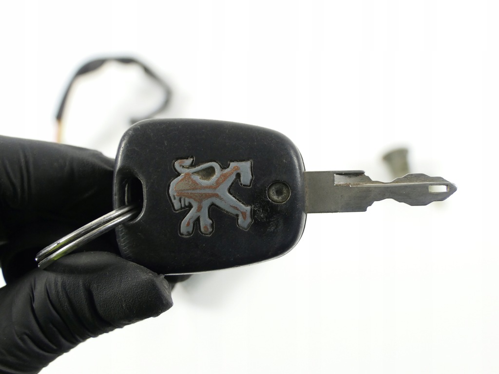 фото №9, Замок запалювання жало ключ вкладка замка кришка пального peugeot 206 98-09r 5 двері