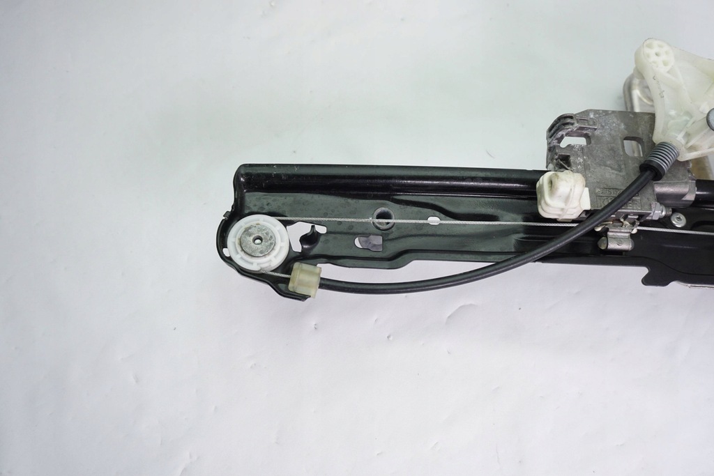 фото №12, Механізм підйомник скло лівий перед porsche taycan 9j1837401d