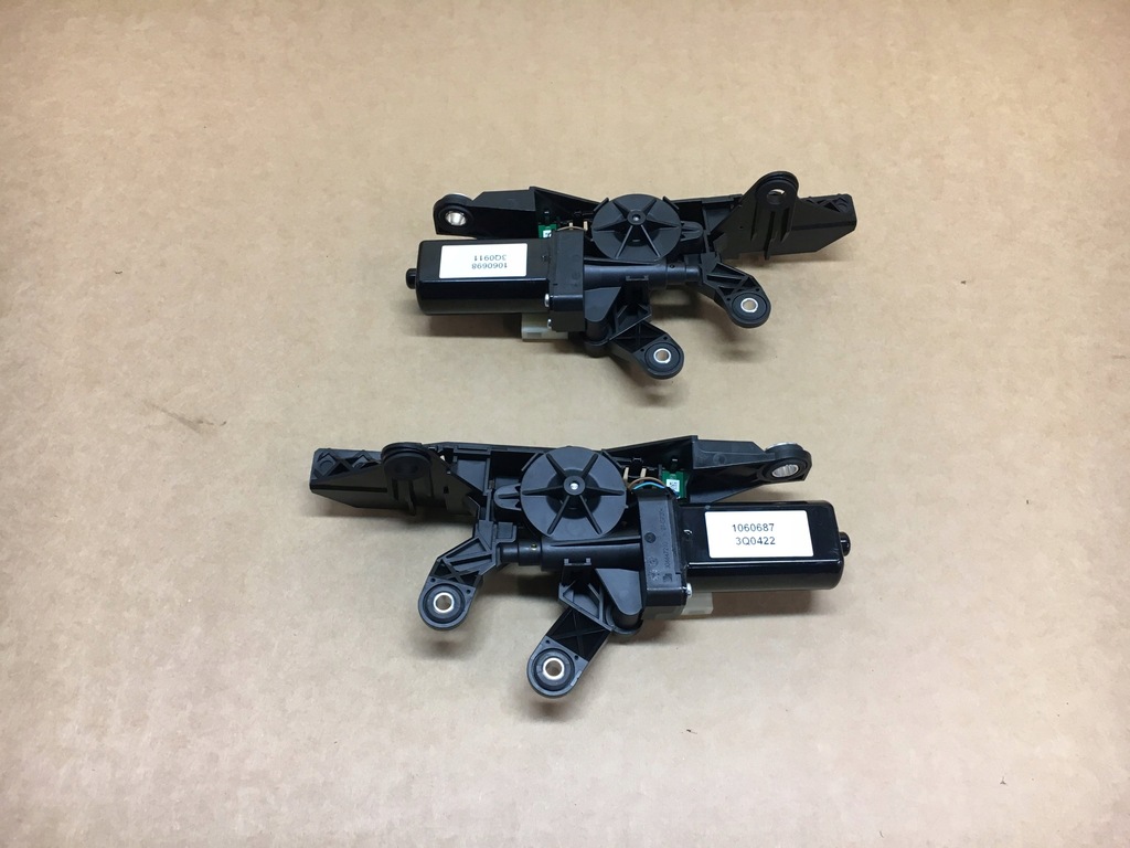 фото №1, Audi a5 rs5 cabrio моторчик поперечина лівий 8f0857759