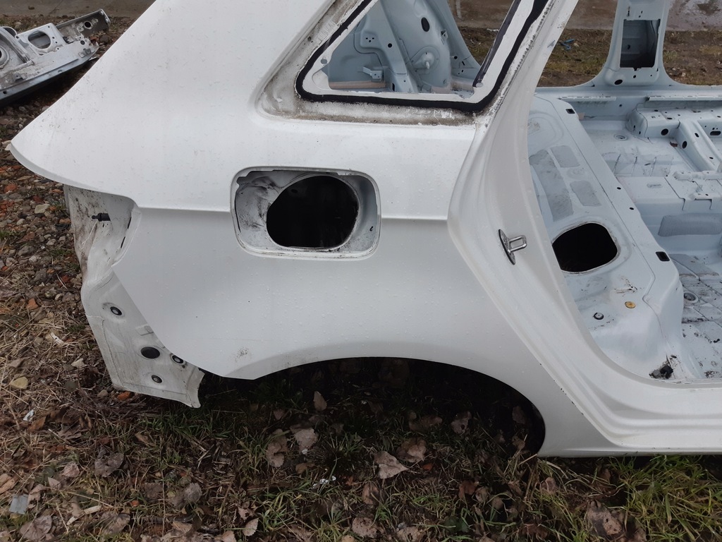 фото №1, Audi a3 8v четверть крыло правая задняя задняя 5 дверь hb