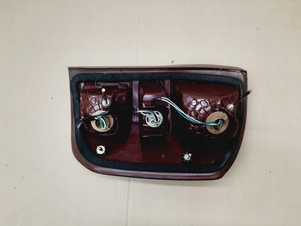 фото №9, Лампа крыла задняя toyota rav4 rav-4 ii 2003-2005 5 дверь левая