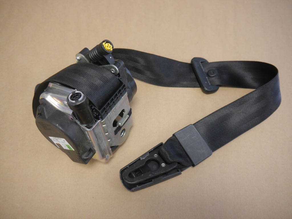 фото №1, Audi a4 b9 pas безпеки перед 8w0857706