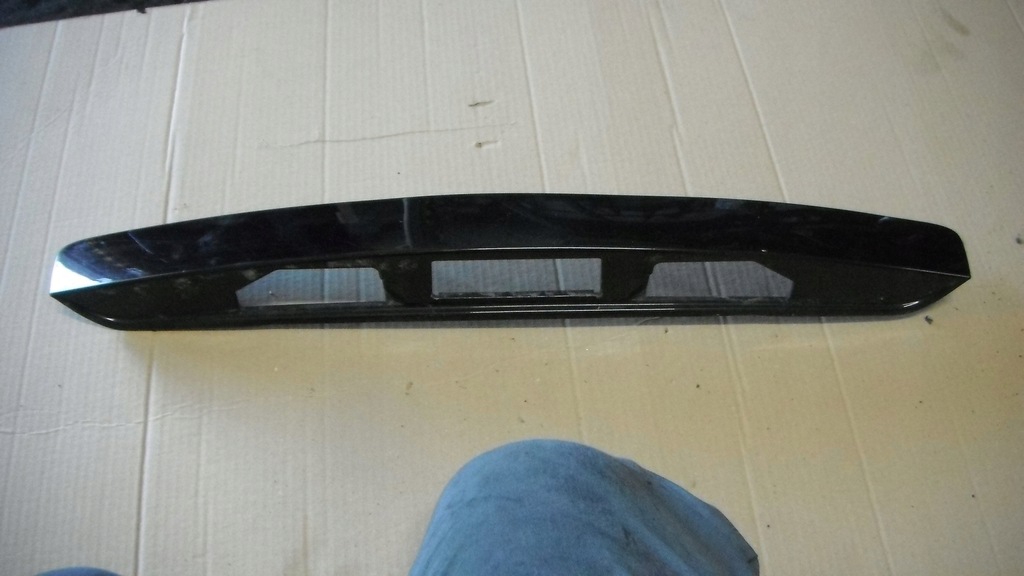 фото №1, Mazda 6 vi 02-05 молдинг освещение номерного знака накладка