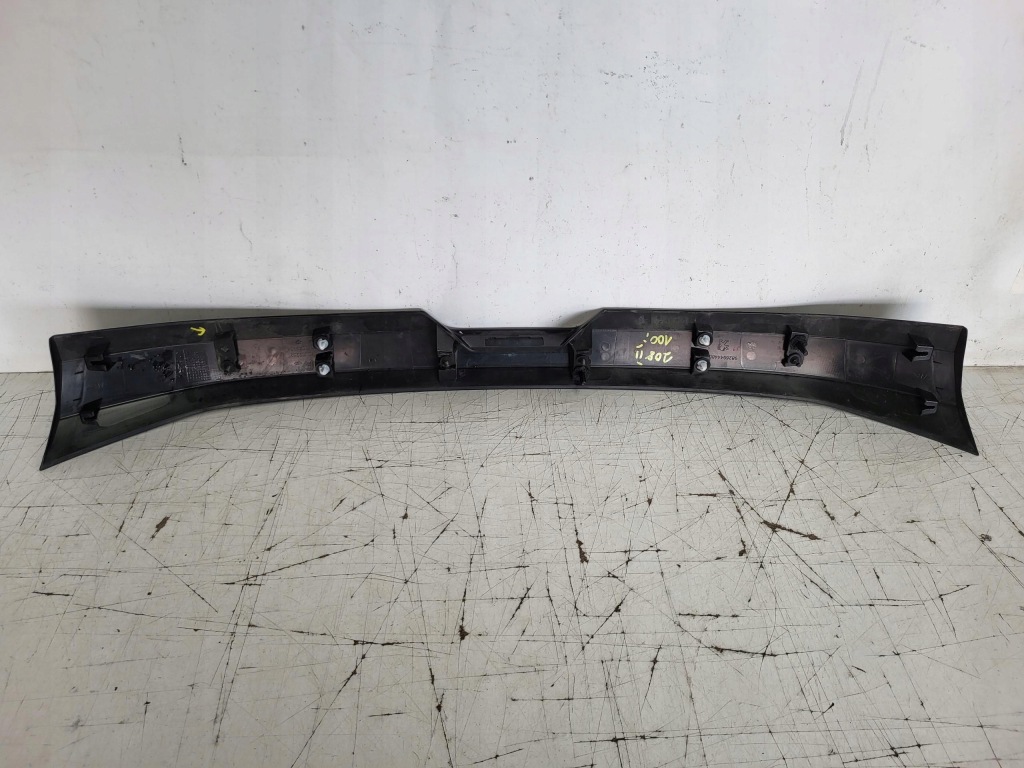 фото №6, Молдинг накладка крышки задняя peugeot 208 ii