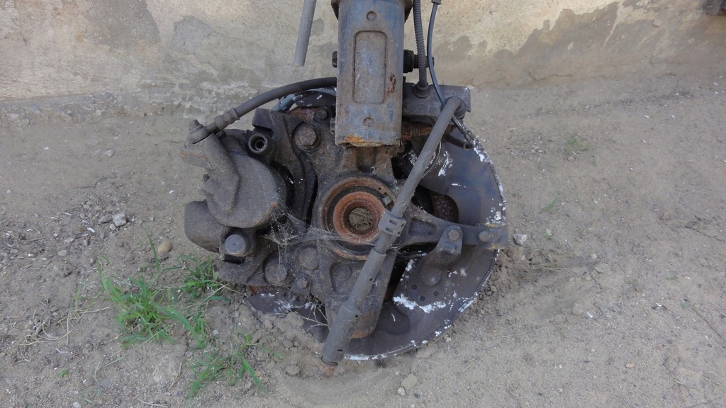 фото №4, Peugeot 308 ii t9 2,0blue hdi амортизационная стойка правый 16r